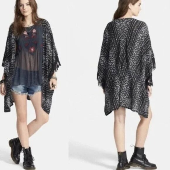 Free People Open Front Fringe Short Sleeve Kimono Cardigan Size  XS - Picture 2 of 16
